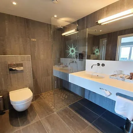 Hotel - Bad & Velvaere 4*
