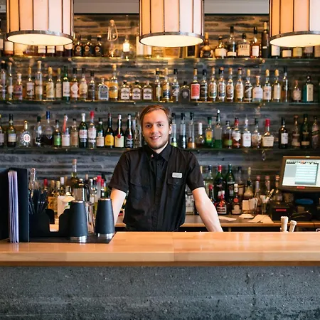 - Bad & Velvaere Отель Ророс