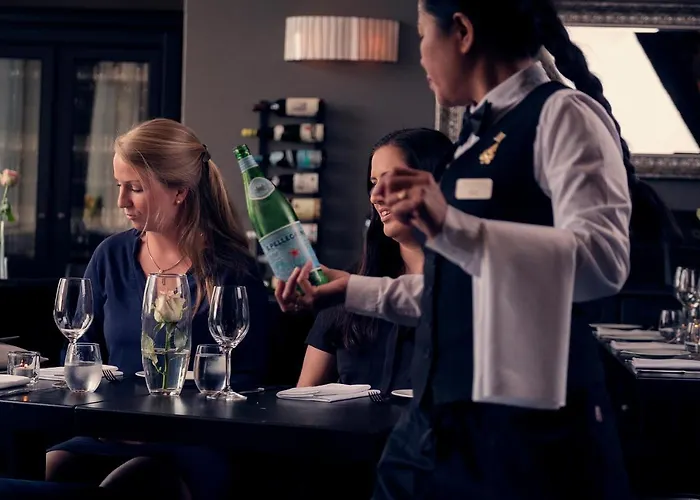 - Bad&velvære Hotell