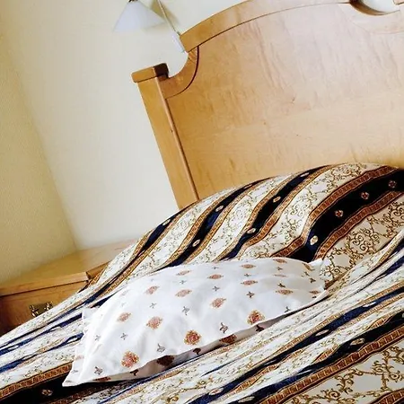 - Bad & Velvaere 4* レーロース